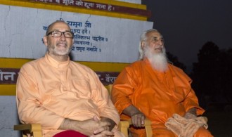 Pujya Swami Rameshwarananda Giri Maharaj y H.H. Sri Chandra Swami Udasin